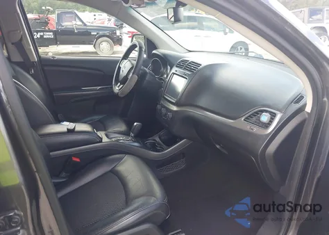 2018 Dodge Journey Crossroad z USA, uszkodzony, nr VIN 3C4PDCGGXJT215820